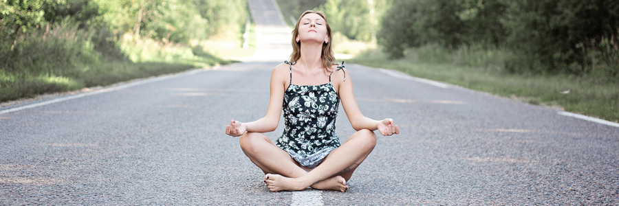 Meditace odbourá stres a zlepší soustředění. Zkuste to podle našeho jednoduchého návodu!